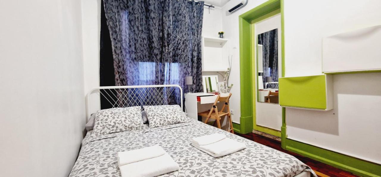 Mini In Hostel Lisbon